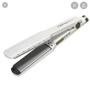 Conair Pro Nano Silver Ceramic Ionic Straightener